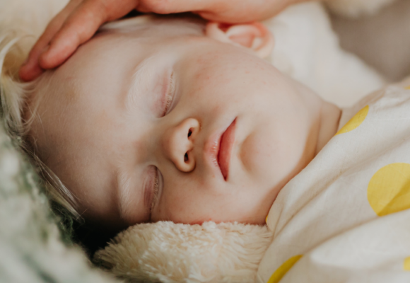 2 Hidrocefalia infantil: guía práctica para familias (síntomas, tratamiento y seguimiento)